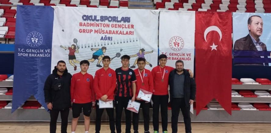 Muş Meslek ve Teknik Anadolu Lisesi Badminton Takımı