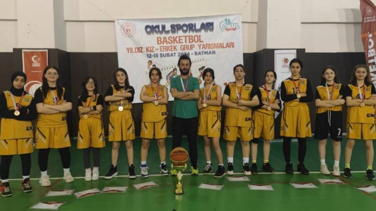 Vali Adil Yazar Ortaokulu Kız Basketbol Takımı, Bölge Şampiyonu!