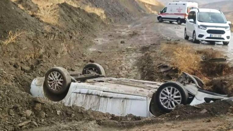 Muş’ta Trafik Kazası: Otomobil Takla Attı, 4 Kişi Yaralandı
