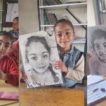 Karakalem Portrelerle Yüzler Güldü: 26 Ressamdan Köy Okulu Öğrencilerine Sürpriz