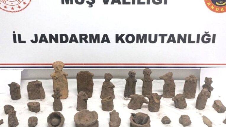 Muş’ta 4 Bin Yıllık Tarihi Eserlerle Suçüstü Yakalandılar
