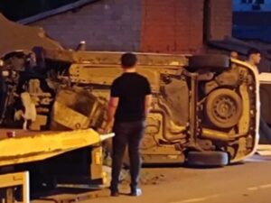 Hasköy’de Köpeğe Çarpmamak İçin Direksiyonu Kırdı, Şarampole Yuvarlandı
