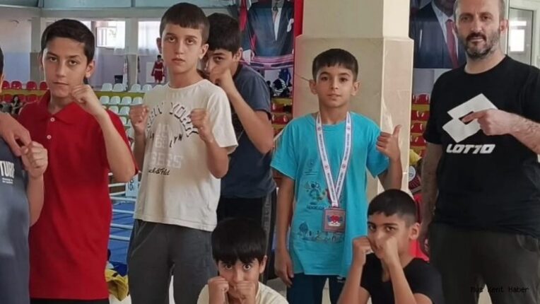 Azad Ali Yaşar’dan Boks Şampiyonasında Türkiye İkinciliği