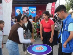 Geleneksel oyunlar tırı Muş’ta
