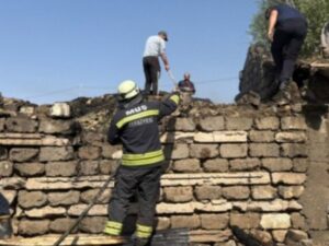 Taşoluk Köyü’nde Samanlık Yangını Korkuttu
